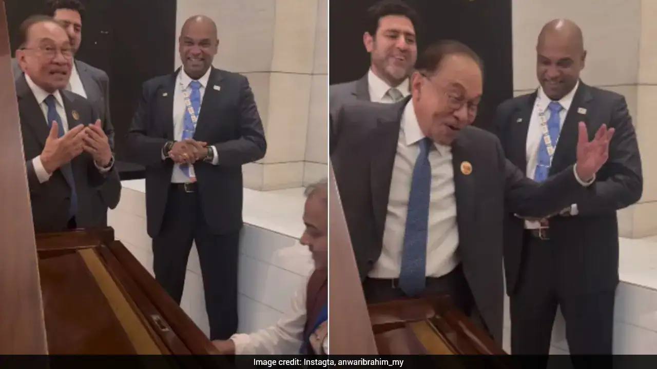 Watch: Malaysian PM Anwar Ibrahim Sings Kishore Kumar Classic In New Delhi, Wins Hearts Online
